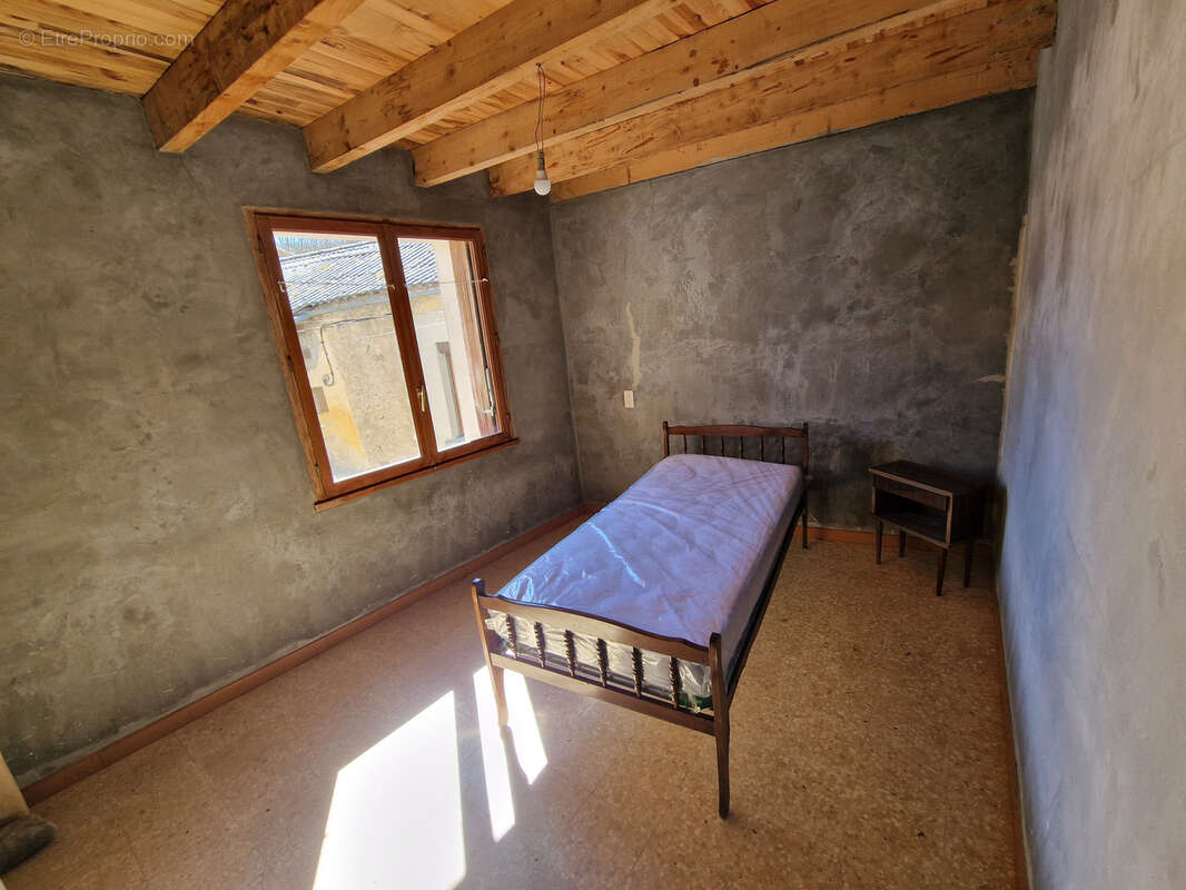 Maison à CASTANET-LE-HAUT