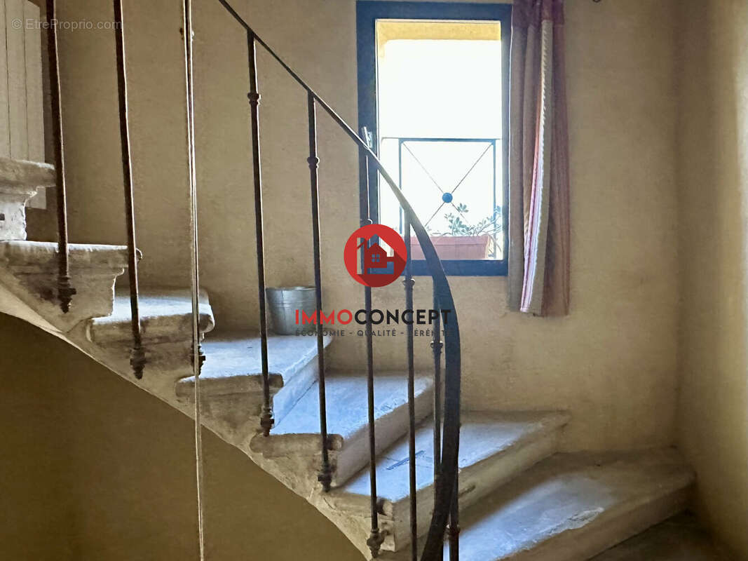 Maison à SAINT-QUENTIN-LA-POTERIE