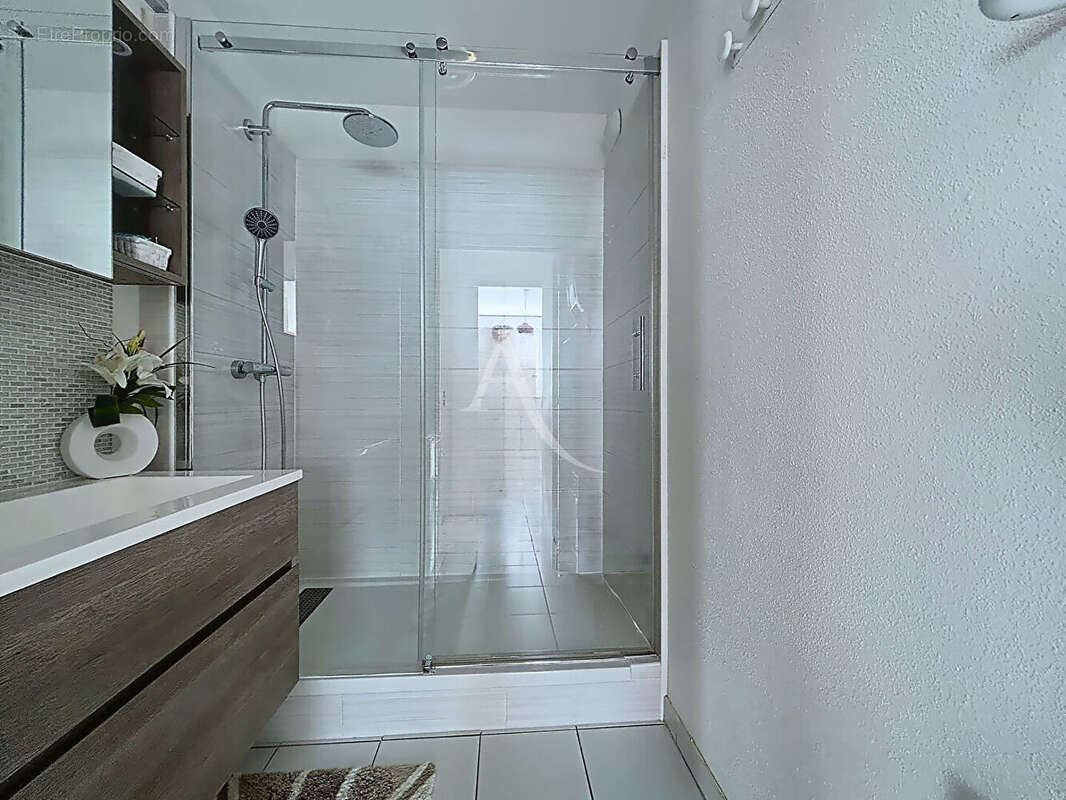 Appartement à FONBEAUZARD