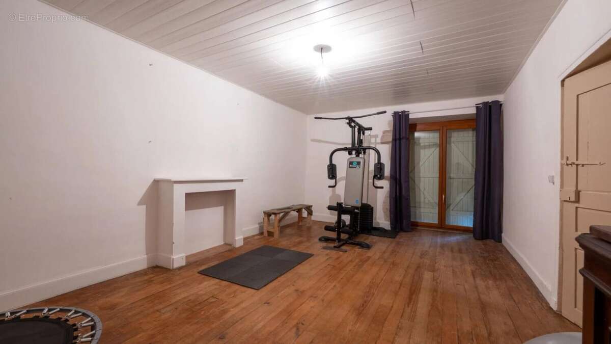 Secteur Gourdon - Bel ensemble immobilier en pierre sur 4ha2 ave - photo 17