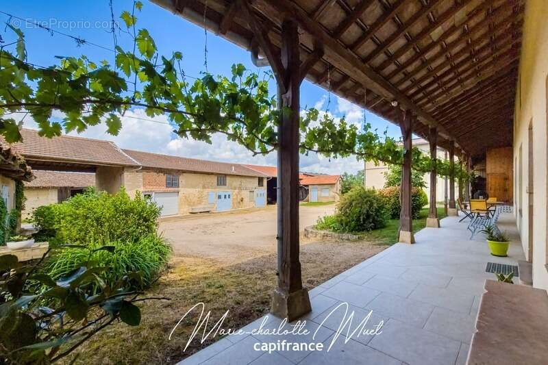 Maison à PONT-DE-VAUX