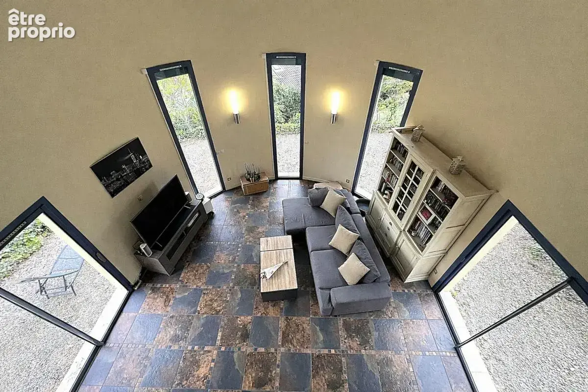LE BOIS D'OINGT. Villa d'architecte 6 pièces 175 m2  sur terrain de 1214m2 - photo 9
