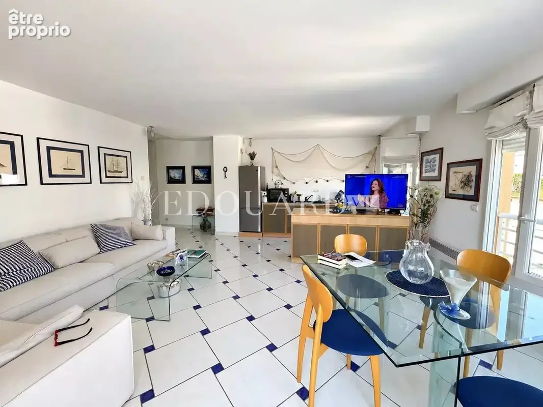 En exclusivité trois pièces à vendre avec terrasse, belle vue dégagée et garage - photo 11