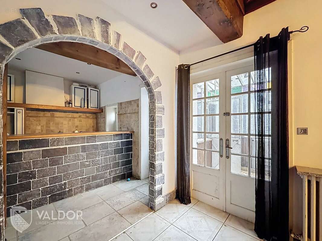 Appartement à MONTMERLE-SUR-SAONE