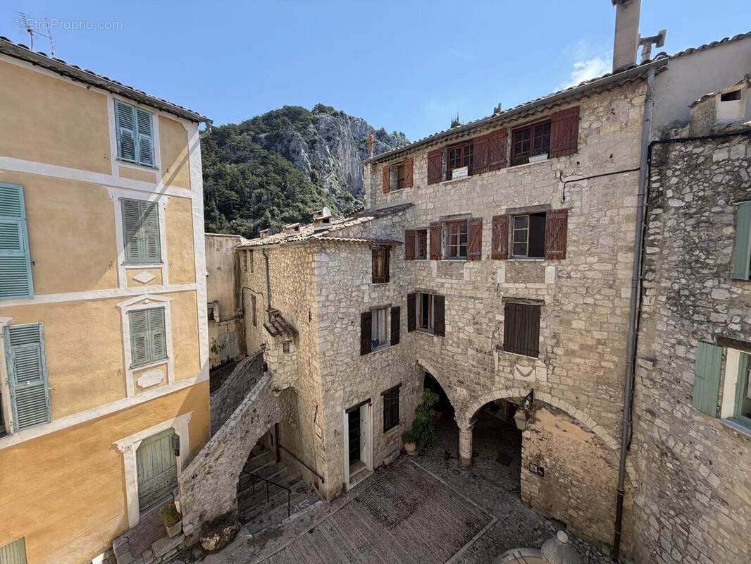Appartement à PEILLE