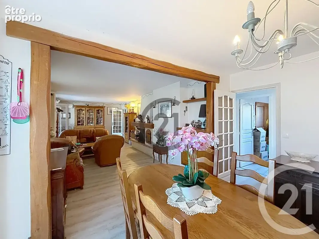 Maison 6 pièces 157 m² à vendre à Varennes-Jarcy (91480) - photo 3