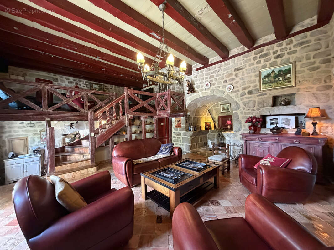 Magnifique propriété du 17éme, 2,5 ha prairie attenant, piscine, proche bourg tous commerces. - photo 6