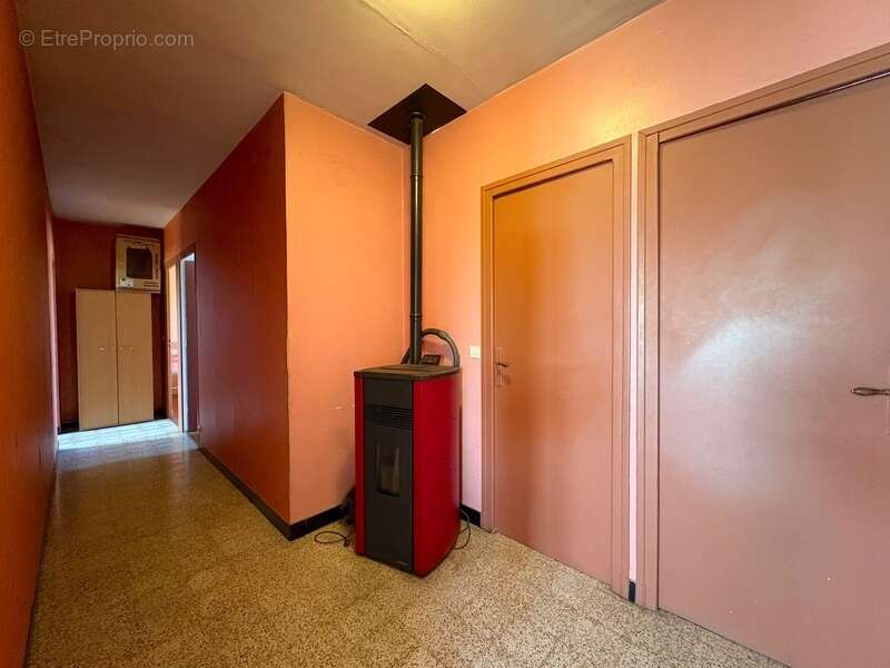 Maison 5 pièces 110m2 avec dépendance sur un hectare de terrain - photo 15
