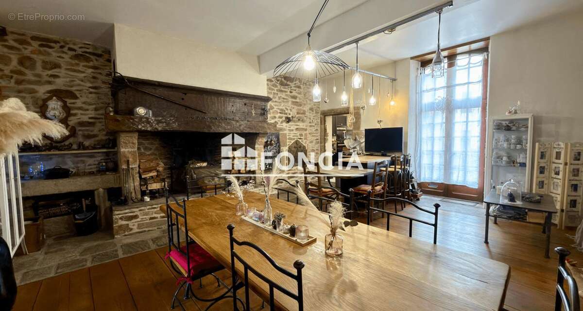 Maison à SAUVETERRE-DE-ROUERGUE