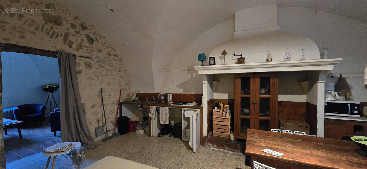 Maison à MONTPEYROUX