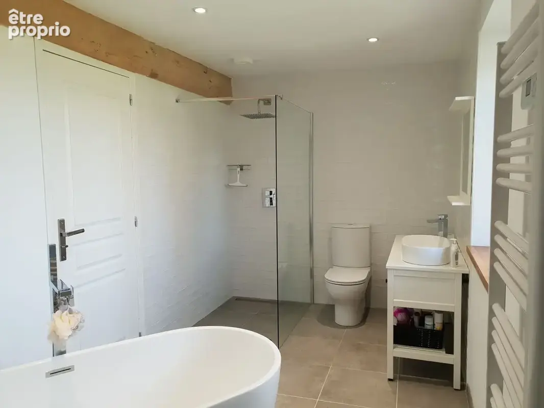 m bathroom 1