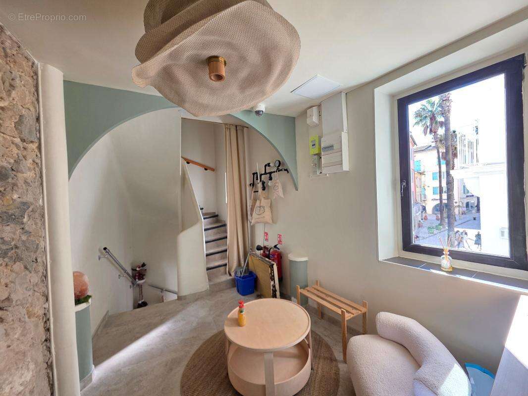 Commerce à SANARY-SUR-MER