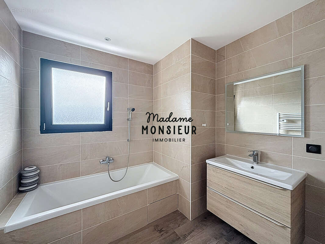 Maison à BOURGOIN-JALLIEU