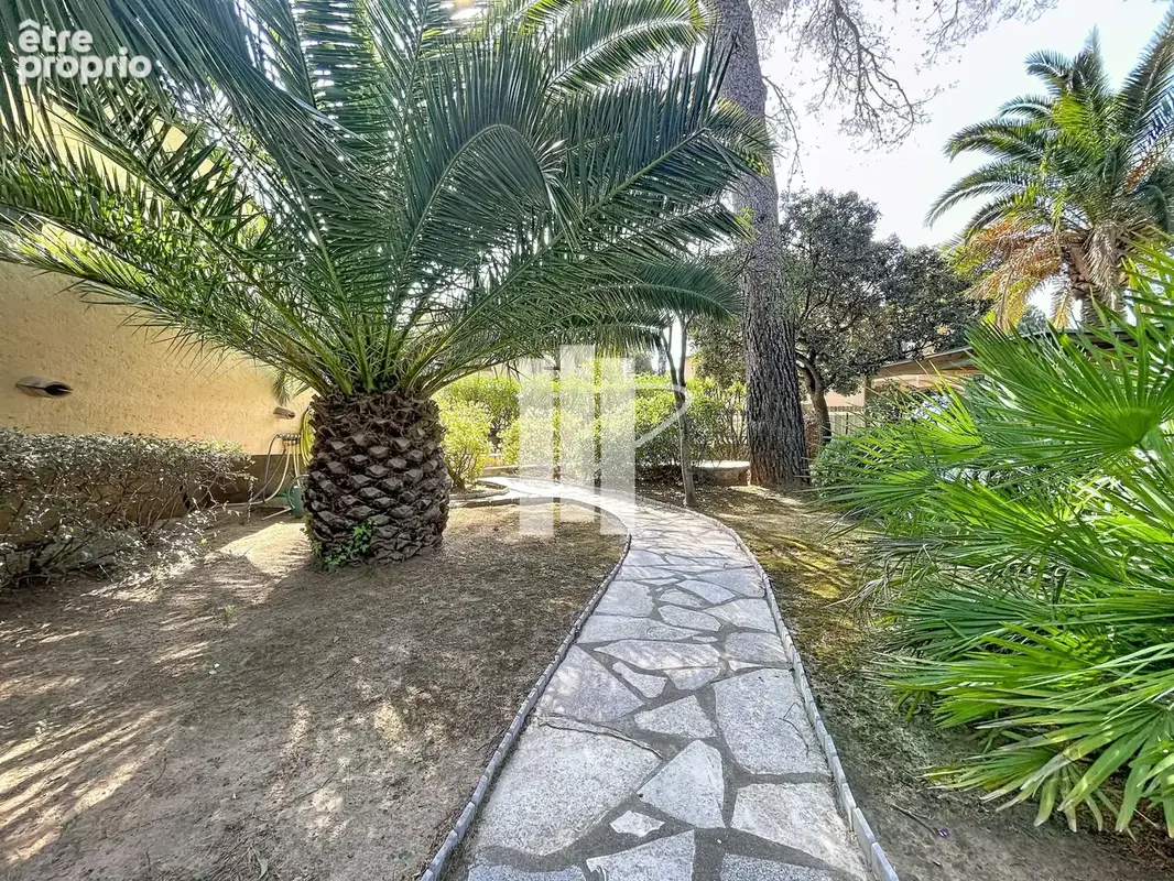 Saint-raphaël   au cœur d’un domaine recherché, villa 130 m2 avec jardin, grand garage et fort potentiel - photo 13