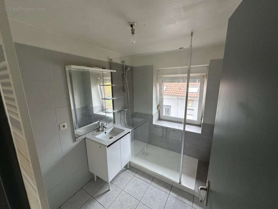 Appartement à LACHAPELLE-SOUS-ROUGEMONT