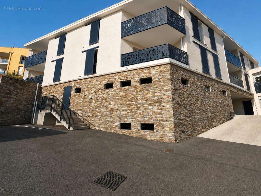 Appartement 2 pièces de 39 m² avec garage fermé à Cogolin - photo 12