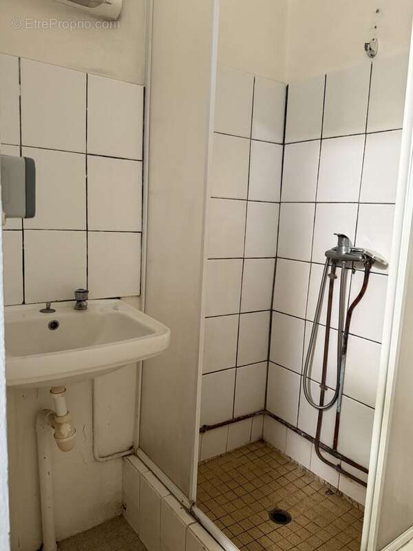 Commerce 74 m² à Les Abymes  - photo 6