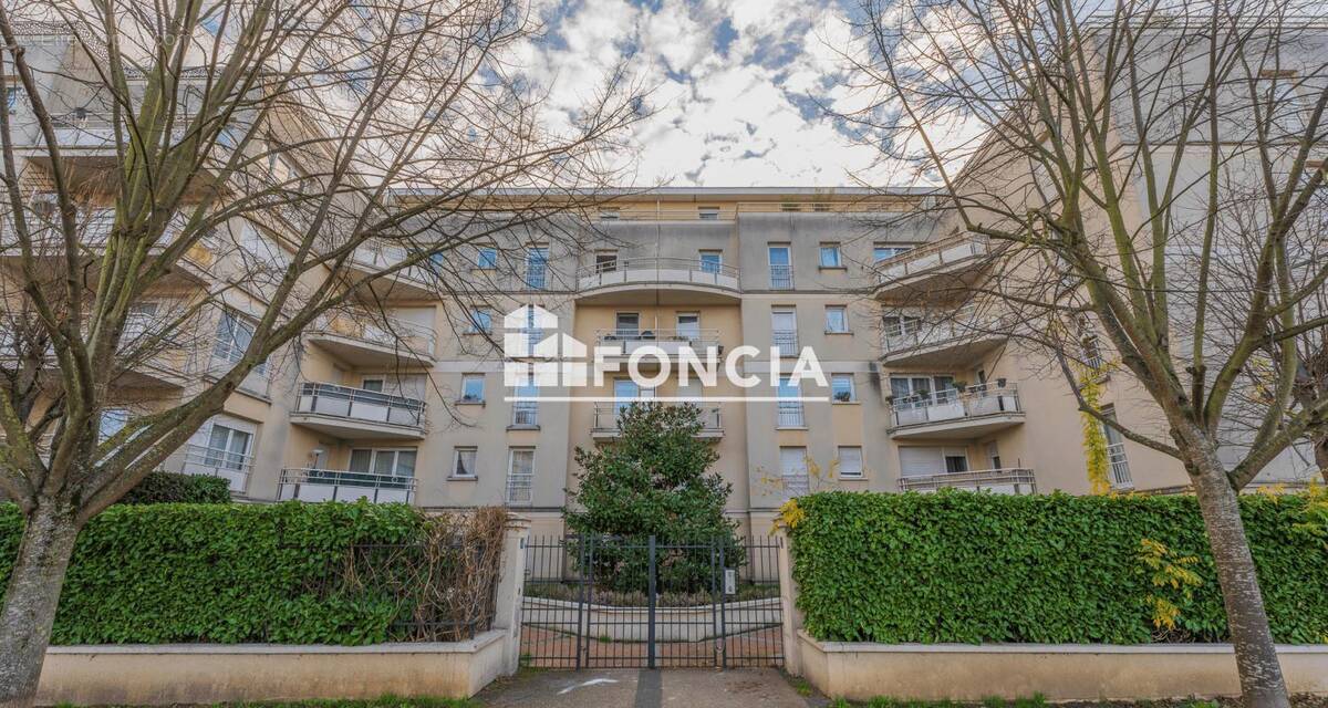 Appartement à DUGNY