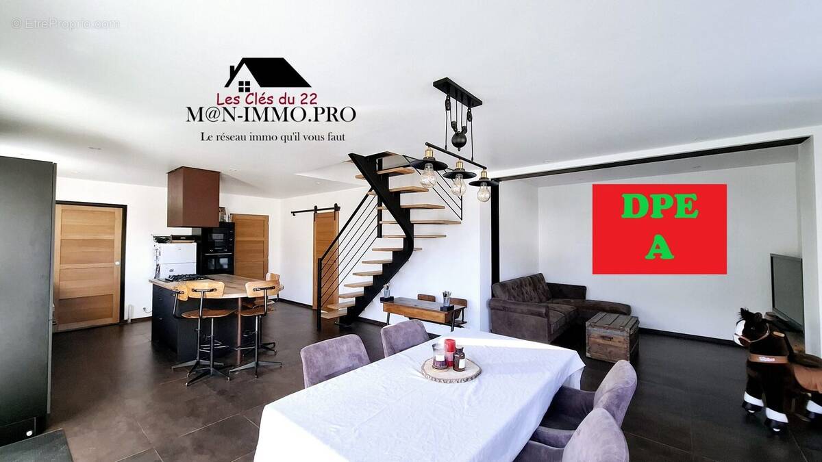 Maison à TREDREZ-LOCQUEMEAU