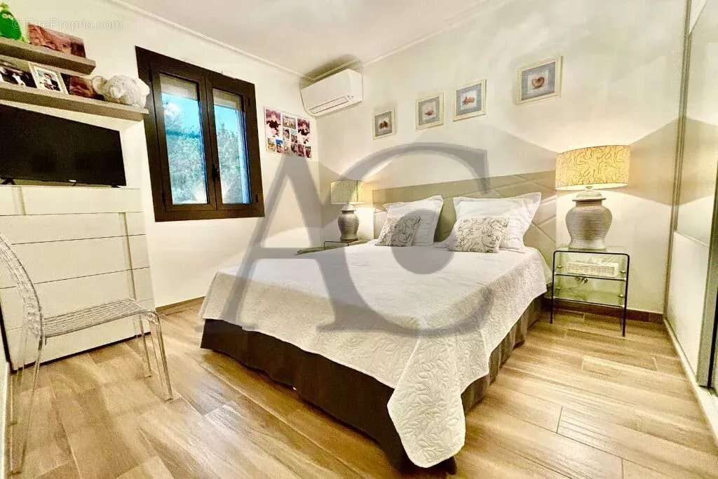 Appartement à VILLENEUVE-LOUBET