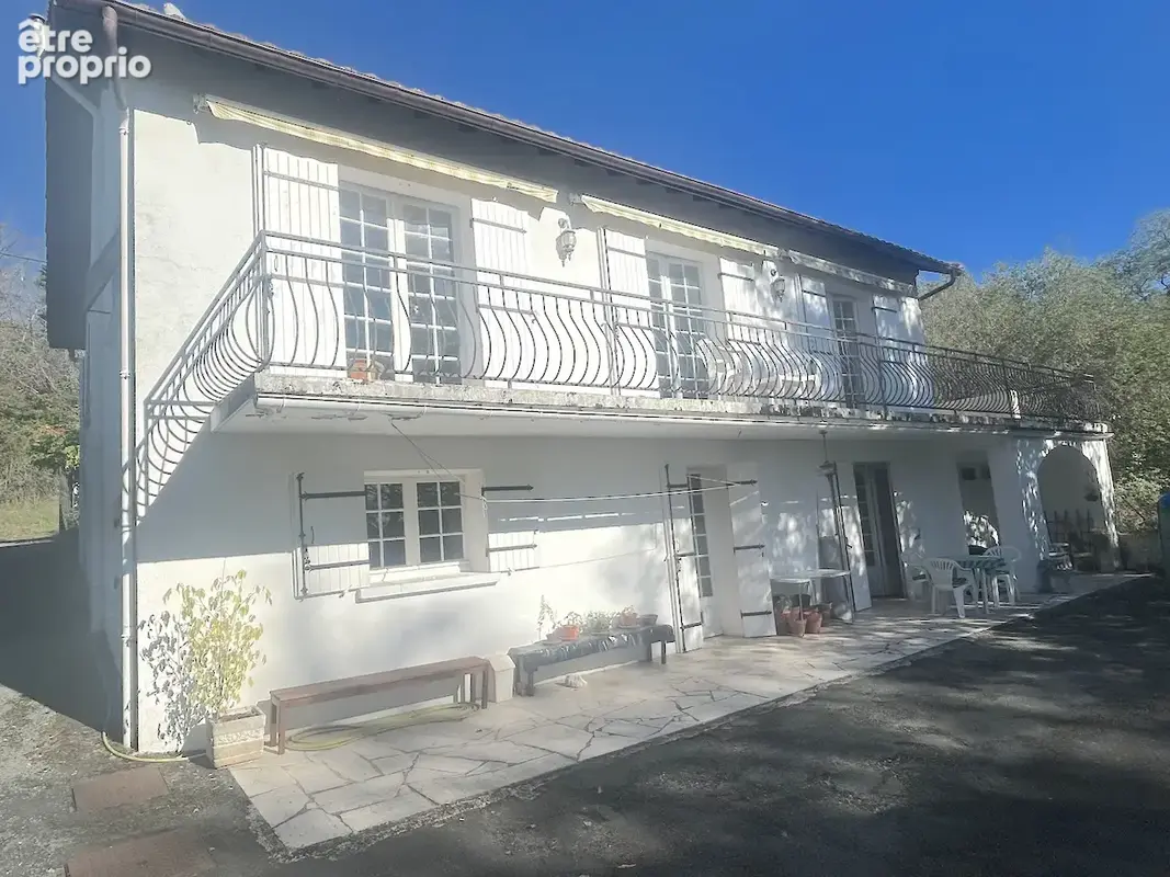 Maison de ville au calme, 4 chambres, garage, terrain 1201m2 - photo 1