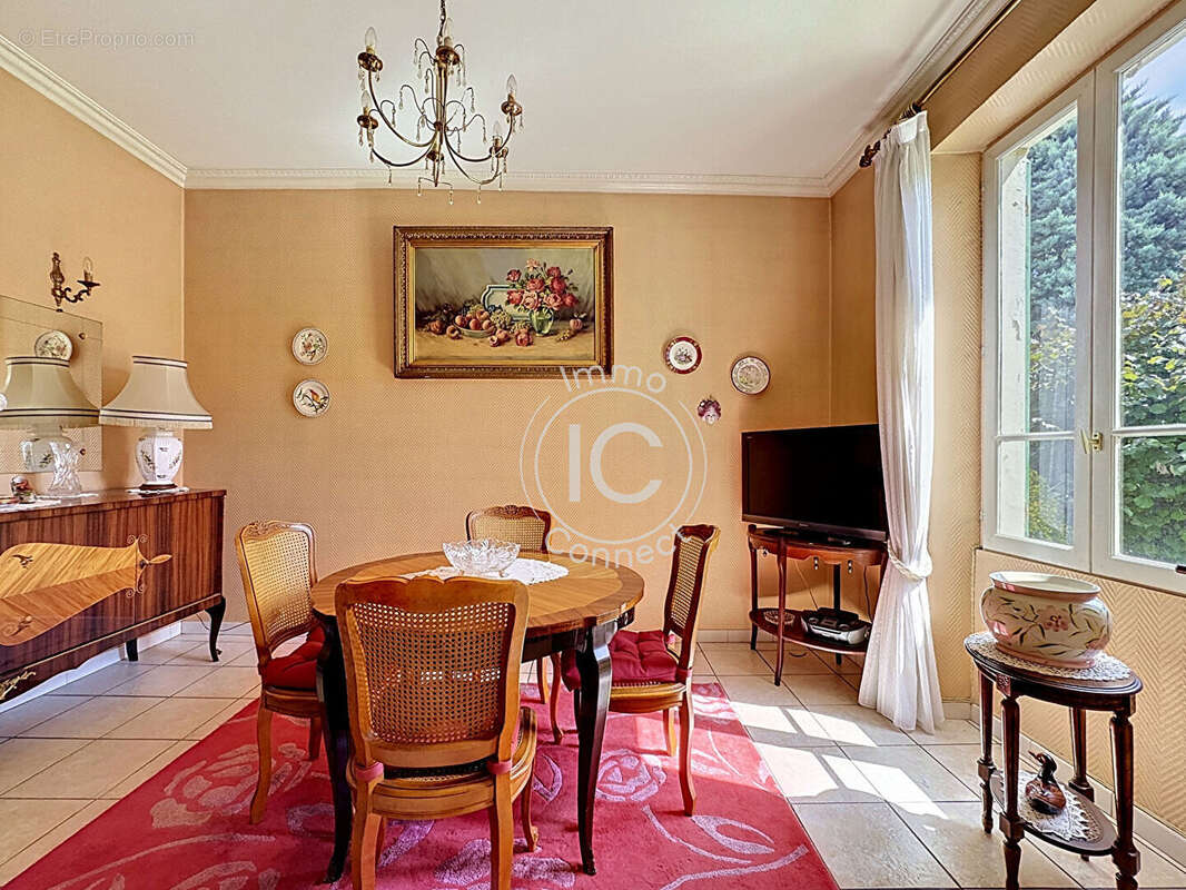Maison à TASSIN-LA-DEMI-LUNE