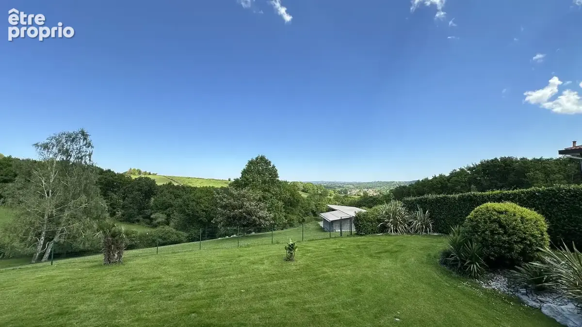 Vue imprenable sur les vallons pour cette superbe villa d'architecte de type t7 de 220 m2 +  sous sol de 110 m2 - photo 5