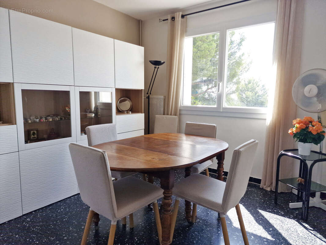À acheter à Toulon : grand appartement avec terrasse - photo 8