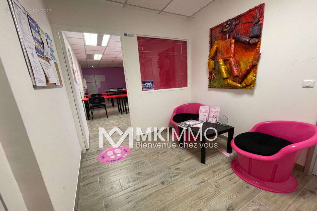 Commerce à VALBONNE