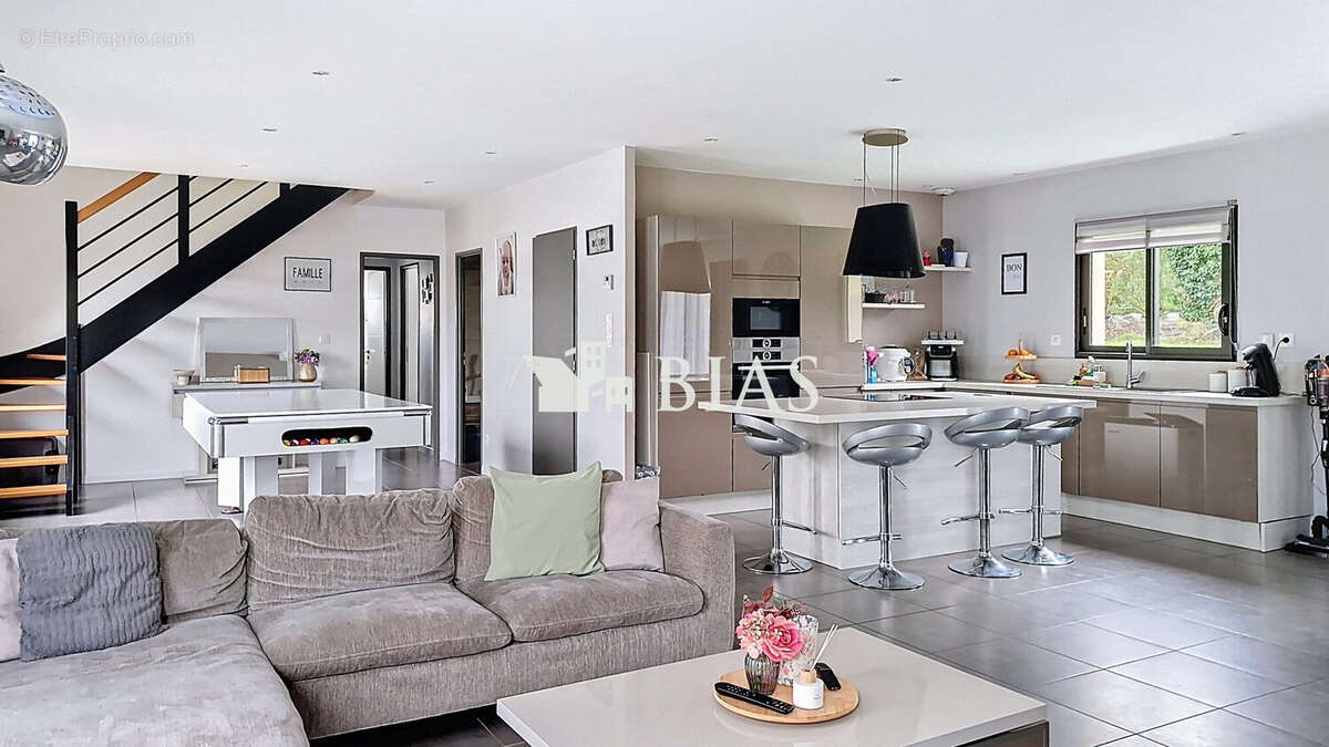 Maison à VOISCREVILLE