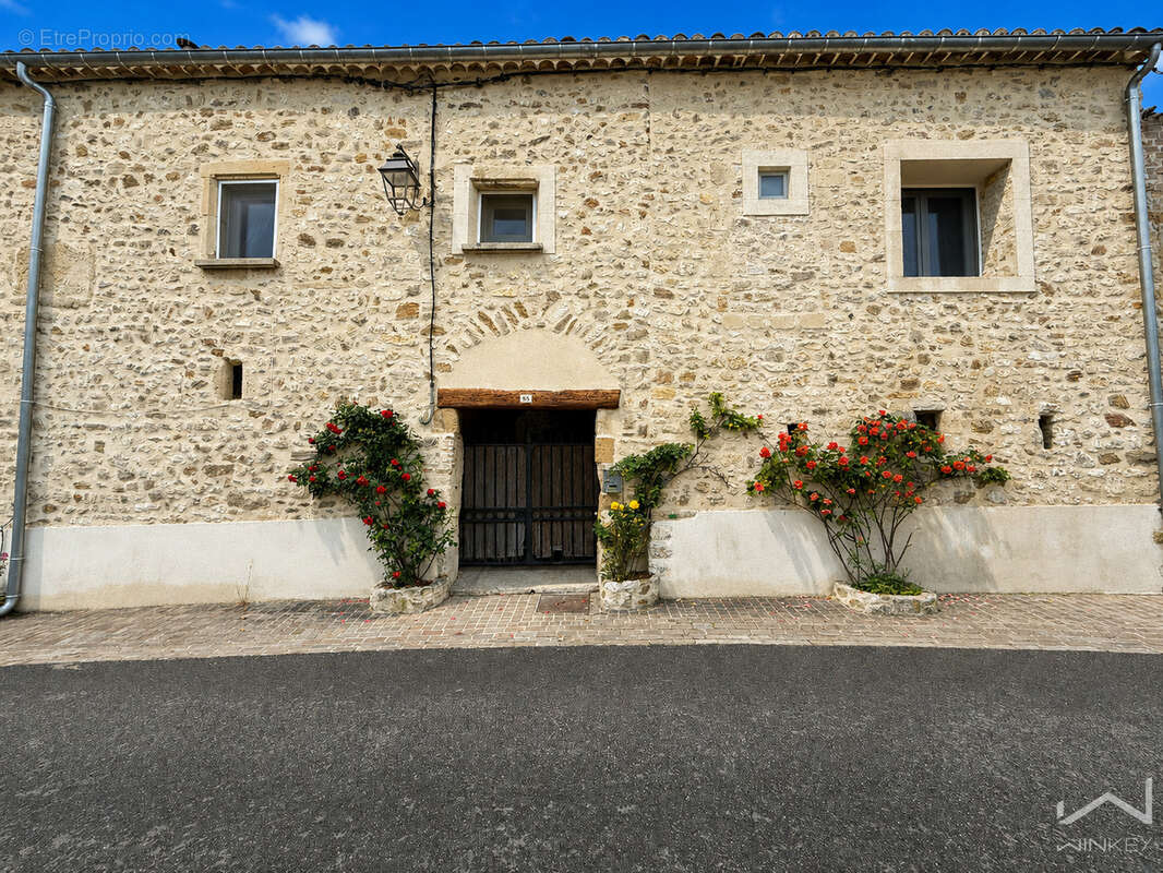 Isabelle di natalevous propose en exclusivité   maison de village  en pierre avec jardin  piscine et dépendanc - photo 2