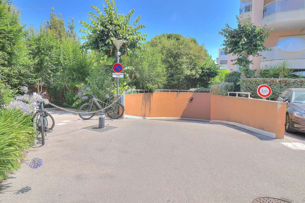 Parking à ANTIBES