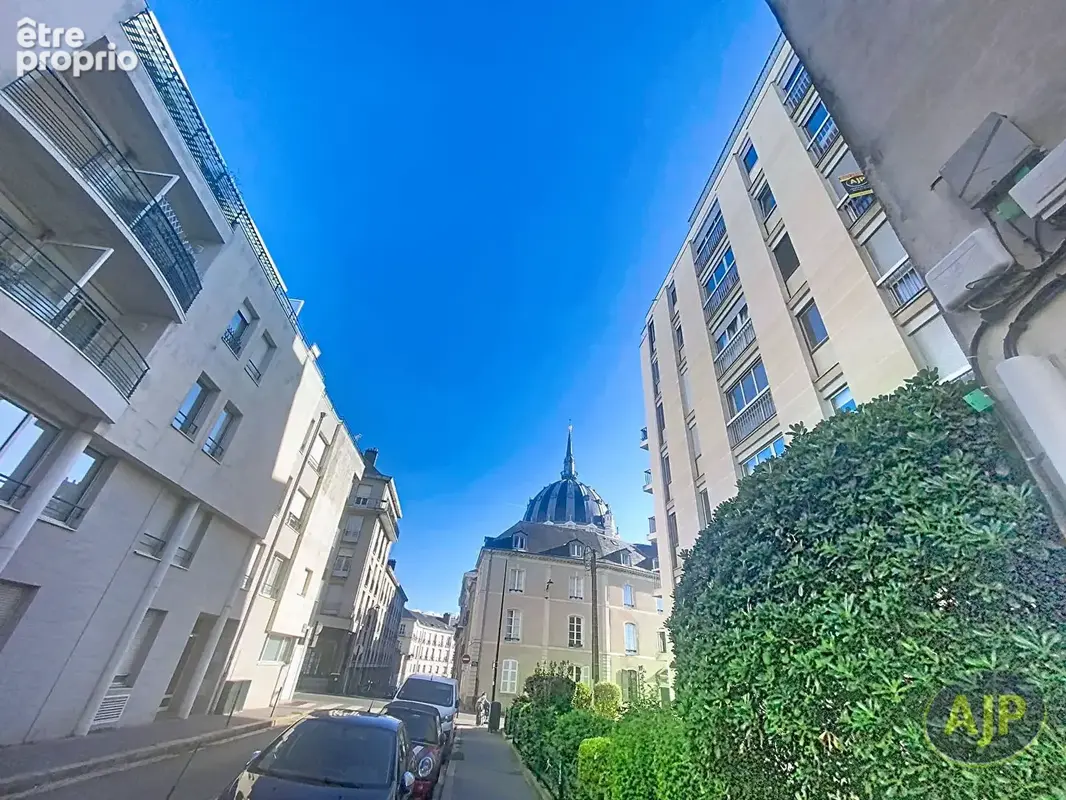 Rareté Dobrée/Sanitat : Esprit petite maison en Hyper Centre - photo 1