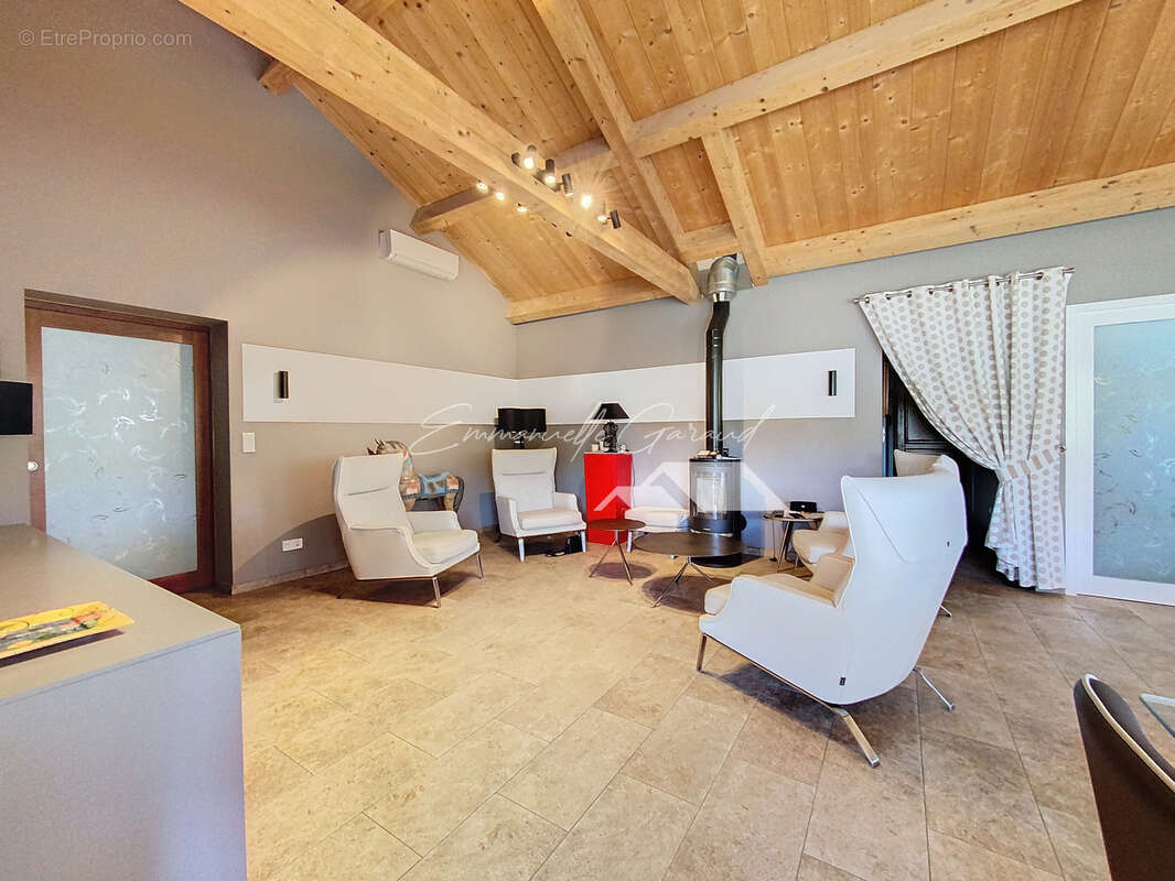 Maison à SAINT-JEAN-DU-BRUEL