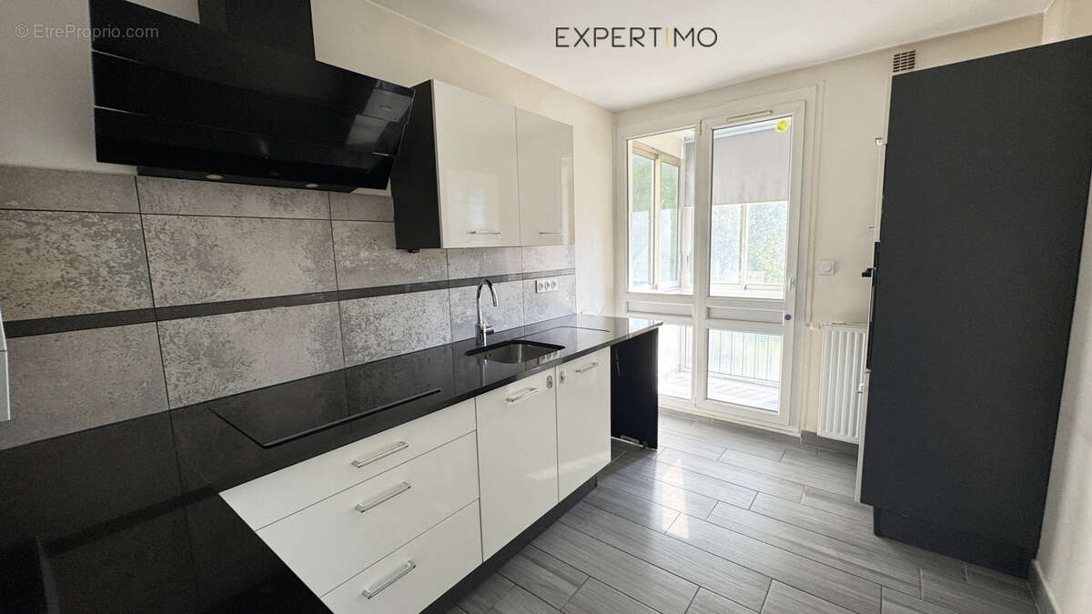 Appartement à SAINT-MARTIN-D&#039;HERES