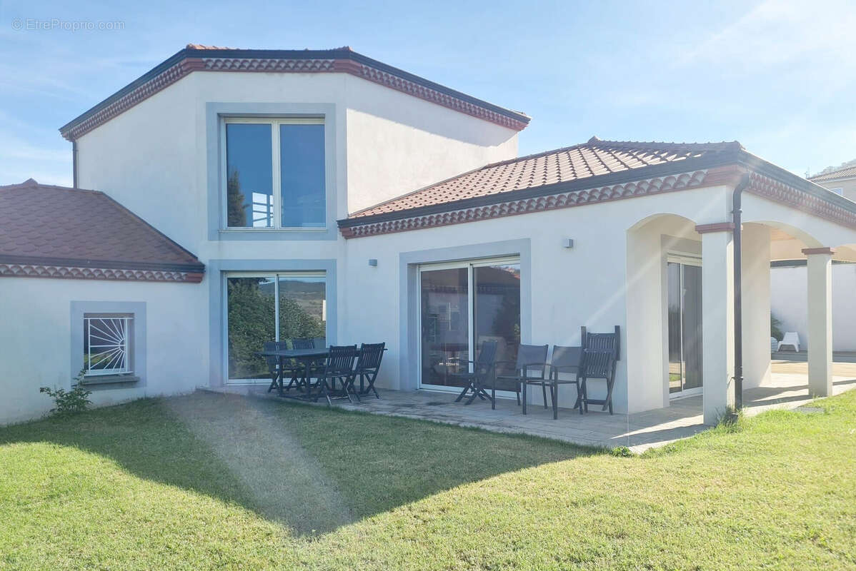 Maison à VEYRE-MONTON