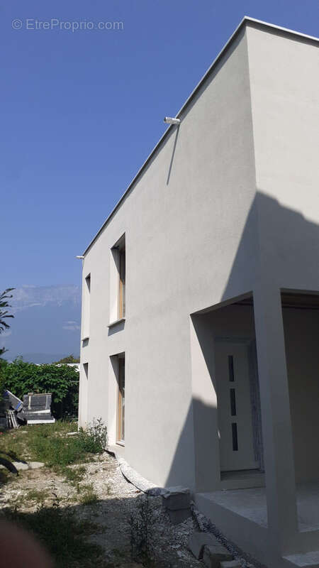 Maison à ECHIROLLES