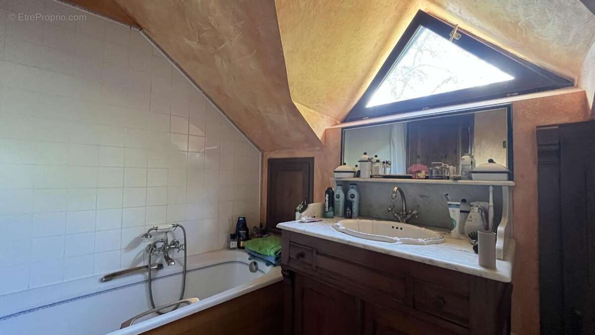 Maison à CUSSY-EN-MORVAN