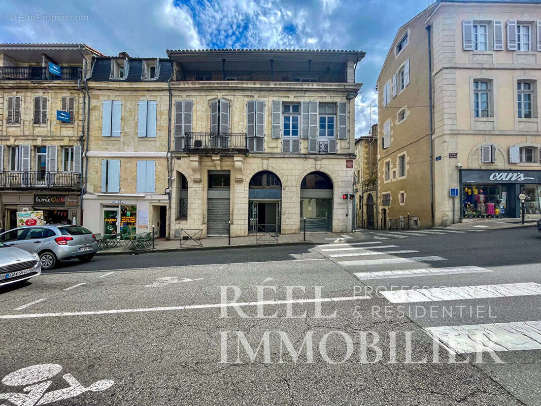 Immeuble de rapport au coeur de la basse ville - photo 17