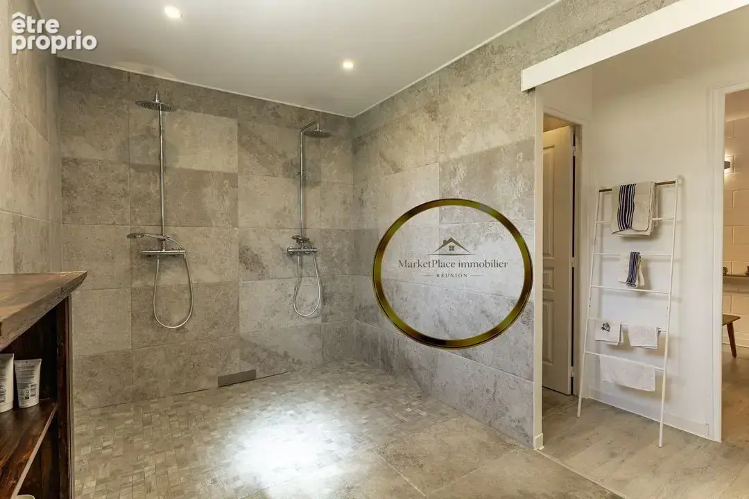 Maison 220 m² à Saint-Paul  - photo 9