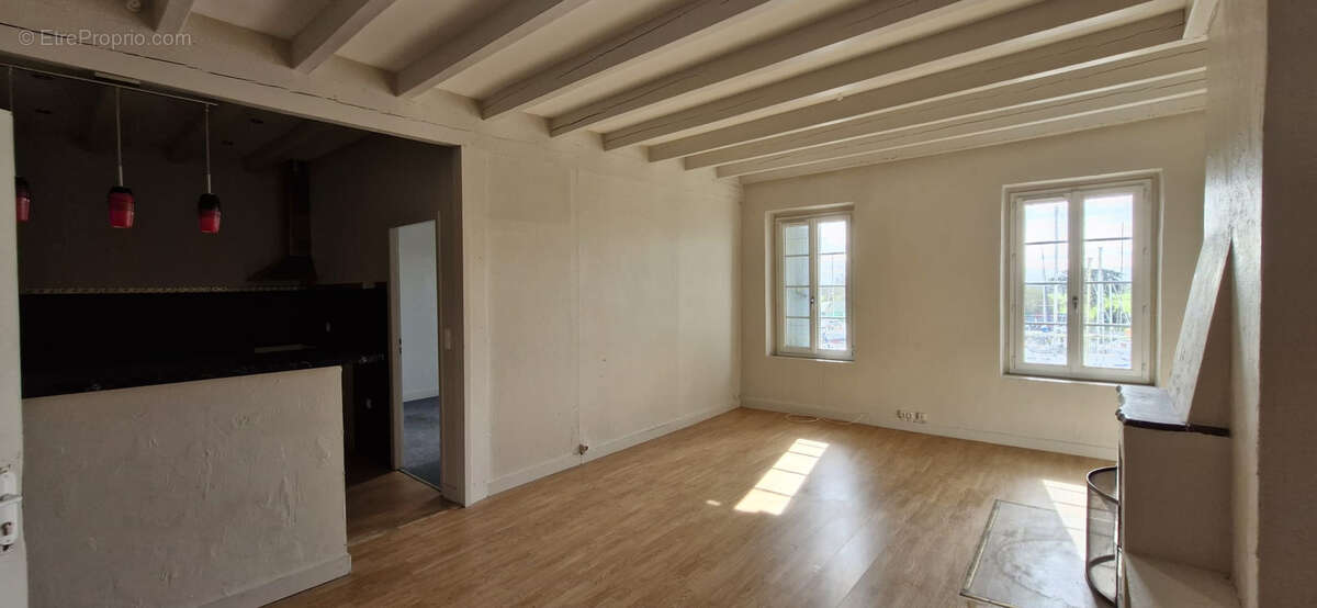 Maison à MORTAGNE-SUR-GIRONDE