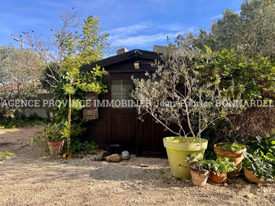 Maison à SAINTE-CECILE-LES-VIGNES