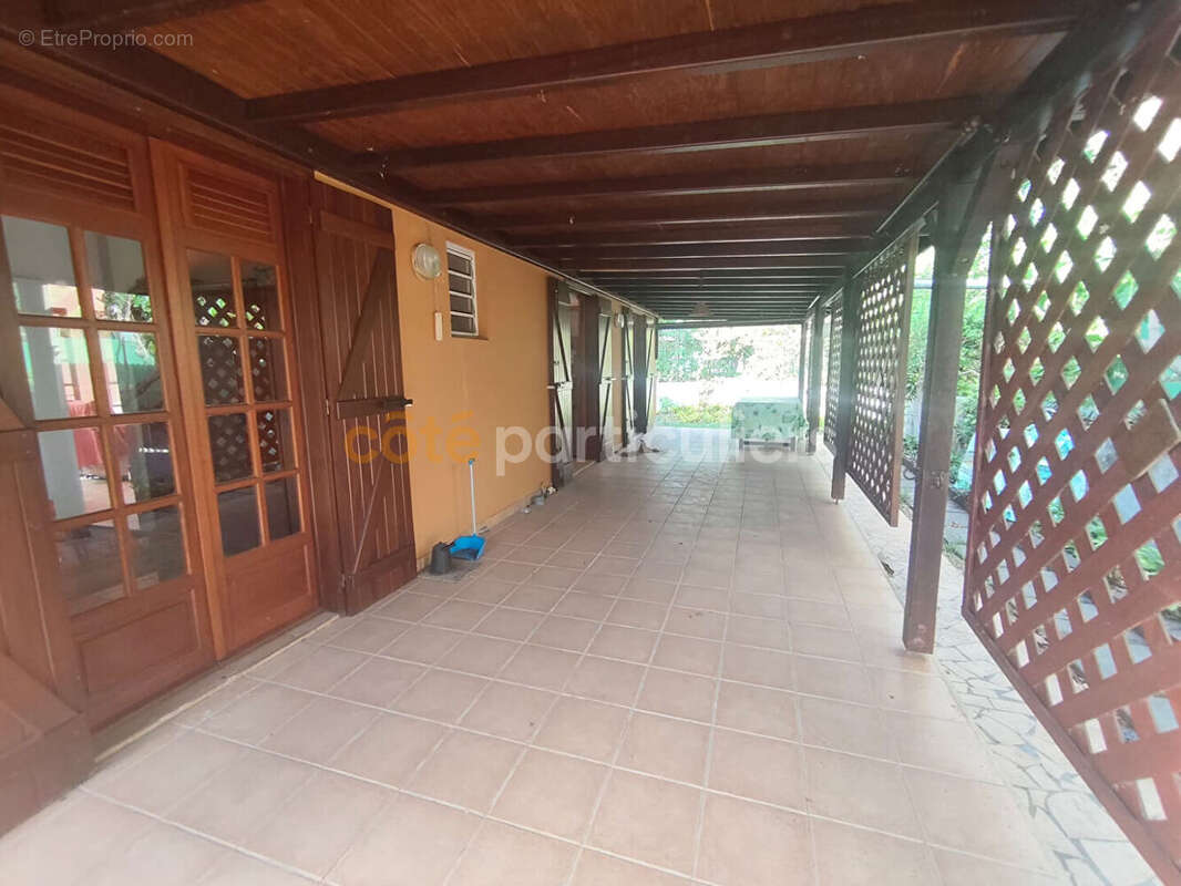 Maison Le Moule 4 pièce(s) sur un terrain de 1130m2 Clôturé - photo 3