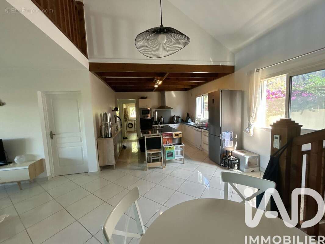 Maison 172 m² à Saint-Joseph  - photo 6