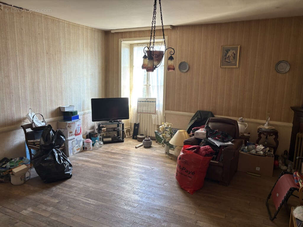 Maison à SAINT-AULAIRE