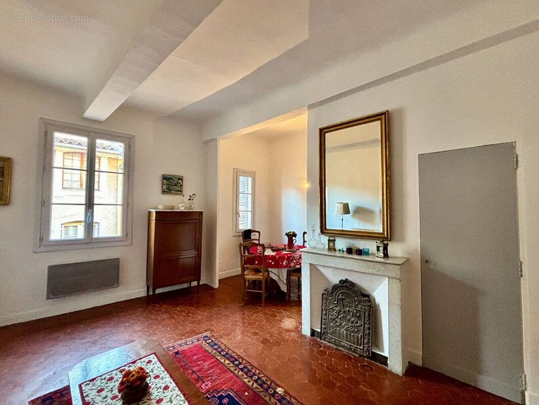 Superbe appartement de 65 m² - Appartement à AIX-EN-PROVENCE