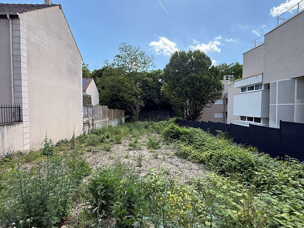 Terrain à CHILLY-MAZARIN