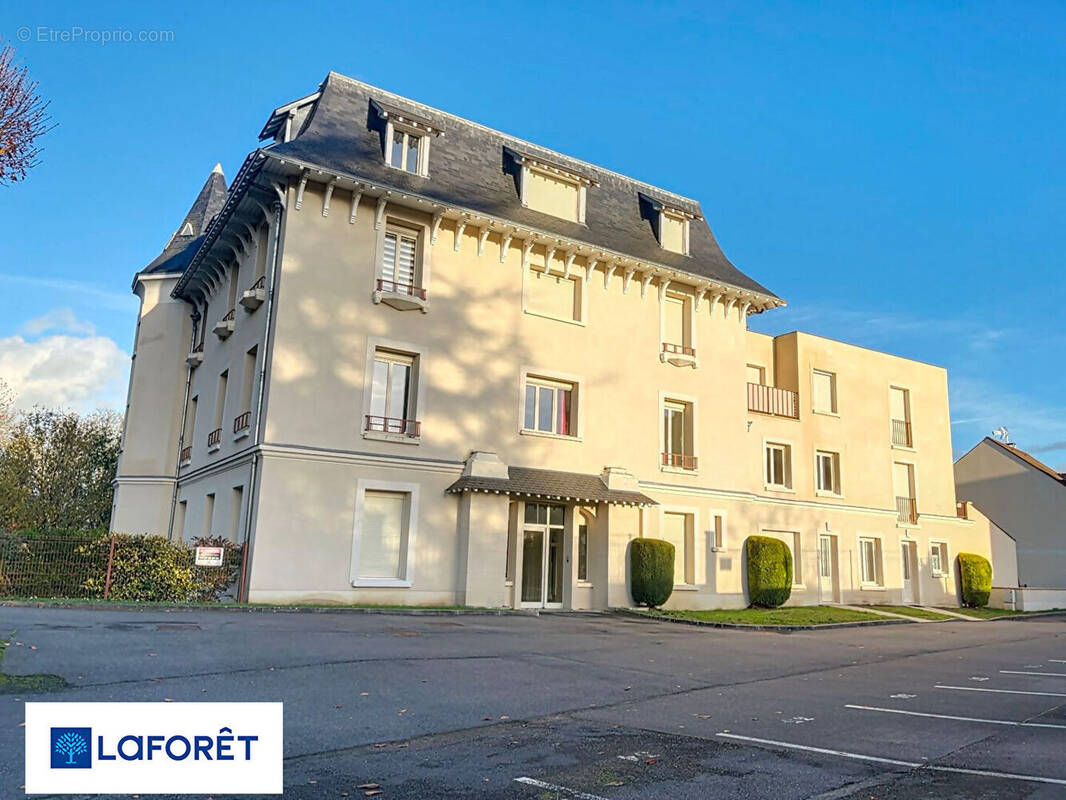 Appartement à SAINT-FARGEAU-PONTHIERRY