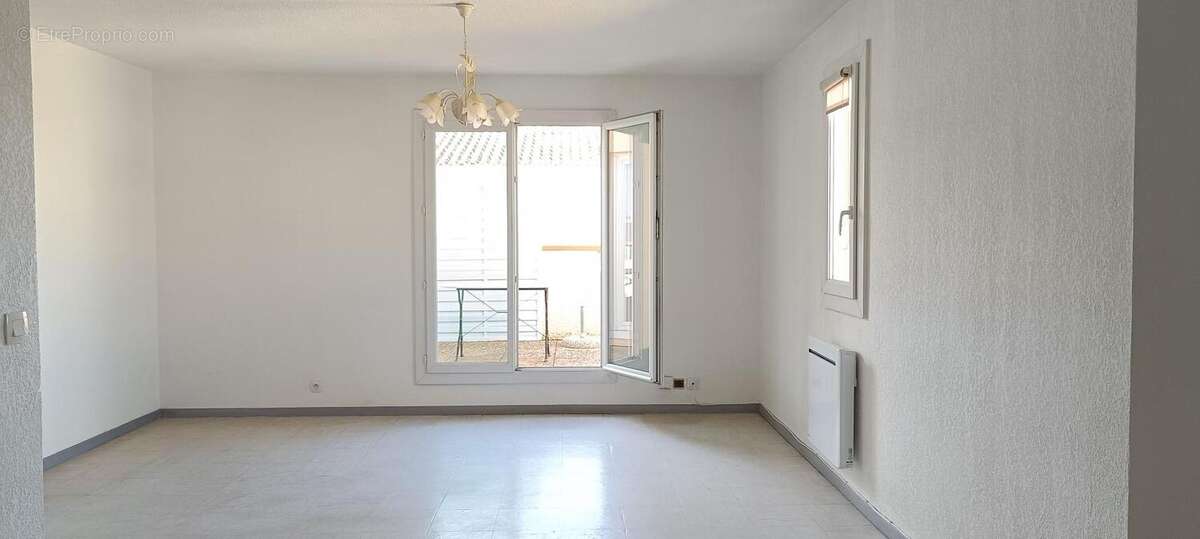 Appartement à SIX-FOURS-LES-PLAGES