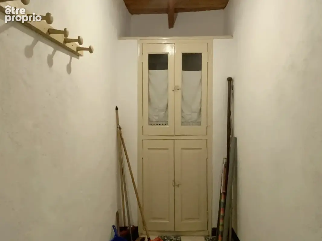 Maison à rénover avec cour, jardin et garage au coeur d'un des plus beaux villages de France. - photo 15